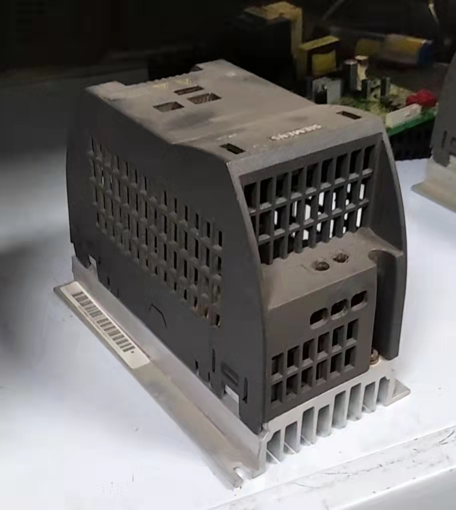 變頻器的維護(hù)保養(yǎng) 變頻器的維護(hù)保養(yǎng)